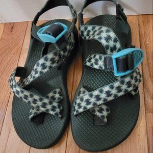 Chaco sandals with toe loop women size 5